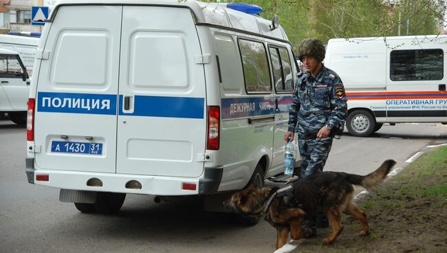 Сотрудниками полиции блокировано здание банка Западный в Белгороде