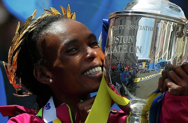 Кенийская спортсменка Рита Джепту, победившая в бостонском марафоне
