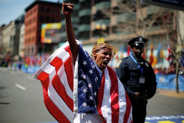 Американский спортсмен Меб Кефлезигхи, победитель бостонского марафона