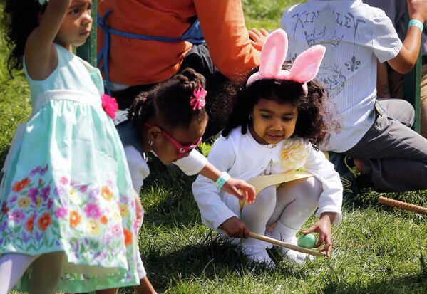 Праздничное мероприятие у Белого дома в рамках ежегодной пасхальной акции Easter Egg Roll