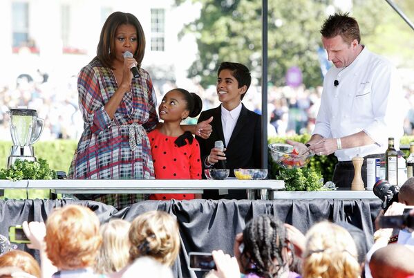 Мишель Обама на праздничном мероприятии в рамках ежегодной пасхальной акции Easter Egg Roll