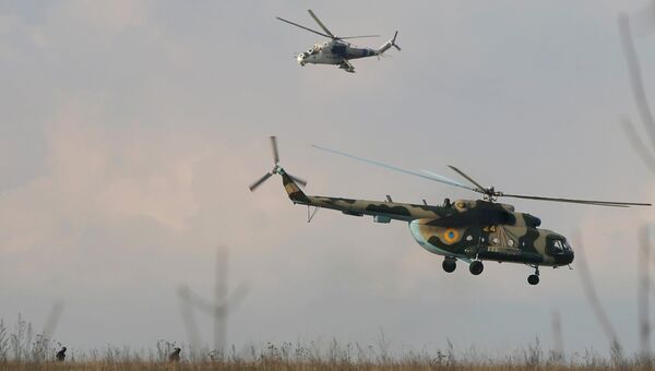 Украинские вертолеты возле авиабазы в Краматорске. Архивное фото