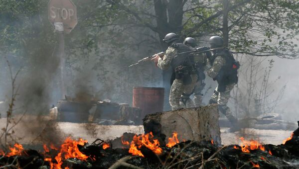 Украинские войска в Славянске. 24 апреля 2014