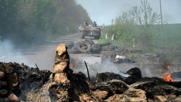 Украинские военные под Славянском 24 апреля 2014