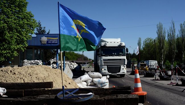 Блокпост у поселка Карпивка в Донецкой области. Архивное фото