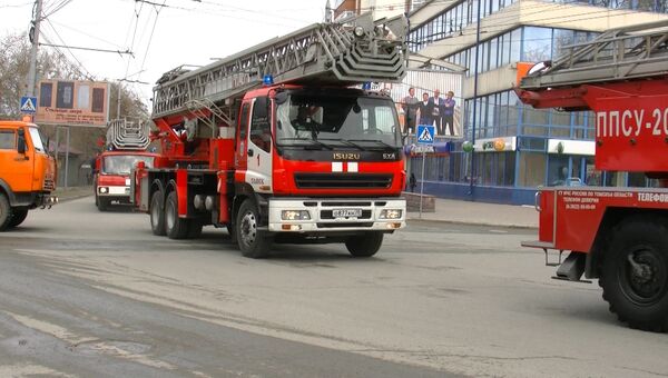 Парад огнеборцев: колонна пожарной техники проехала по центру Томска