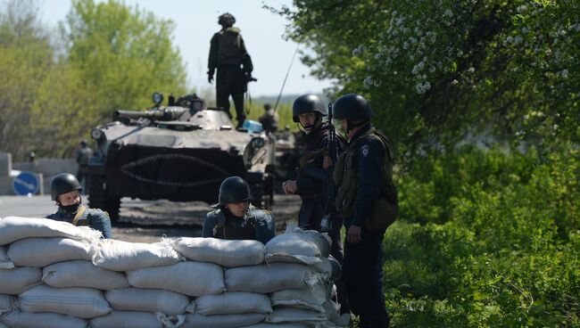 Блокпост украинской армии в окрестностях Славянска