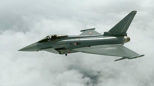 Истребитель Eurofighter Typhoon. Архивное фото