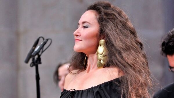 Лучшая барочная певица Франции Стефани д'Устрак