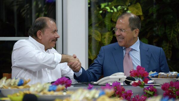 Министр иностранных дел России Сергей Лавров и президент Никарагуа Даниэль Ортега во время встречи в Манагуа