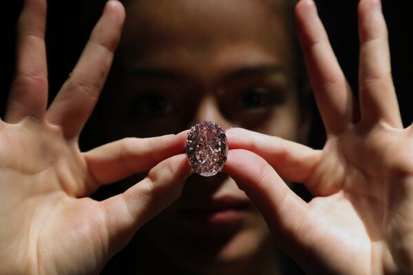 Кольцо с бриллиантом Розовая Звезда весом 59,6 карат