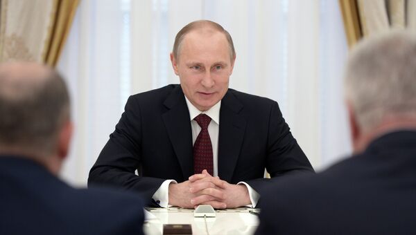 Президент России Владимир Путин провел встречу с представителями Федерации независимых профсоюзов