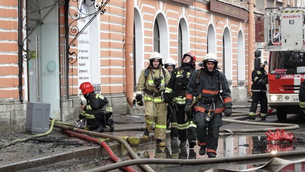 Пожар в  в Санкт-Петербурге. Архивное фото