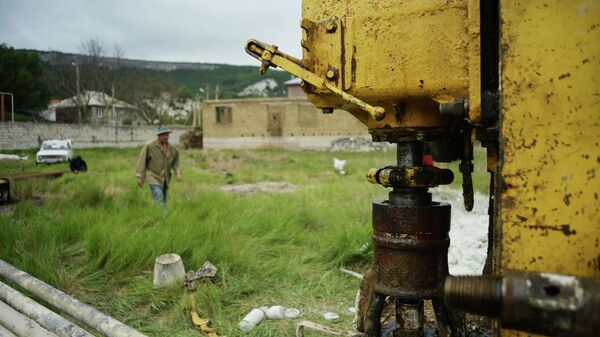 Бурение скважин для добычи воды в Крыму. Архивное фото