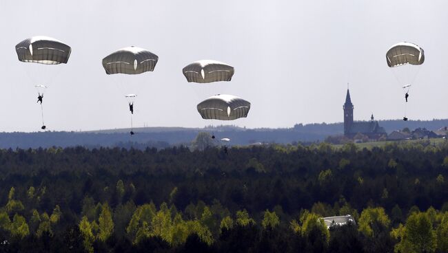 Совместные учения американских и канадских военных в Польше