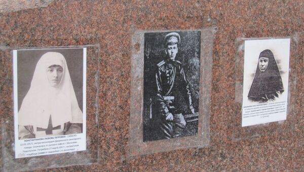 Сестры милосердия Ольга Шишмарева и Вера Семенова (19 лет) погребены у могилы Сергея Шлихтера, также погибшего в годы Первой мировой.