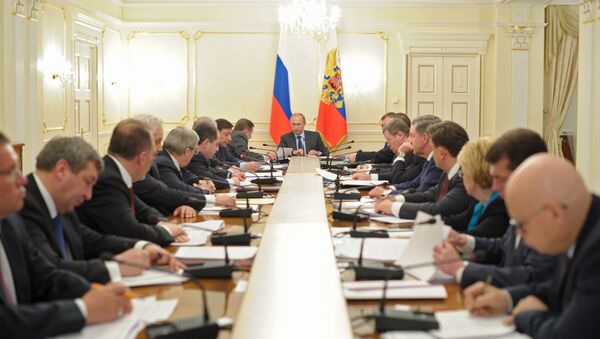 Президент России Владимир Путин на совещании с полномочными представителями президента в федеральных округах РФ. Архивное фото