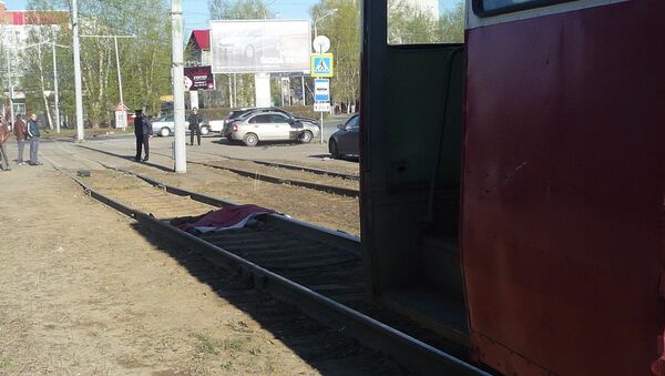 Трамвай насмерть задавил мужчину в Томске
