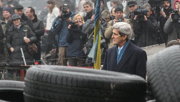 Джон Керри во время визита на Украину