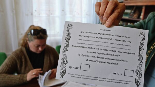 Подготовка к референдуму 11 мая в Славянске. Архивное фото