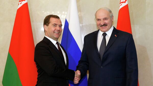 Председатель правительства России Дмитрий Медведев и президент Белоруссии Александр Лукашенко. Архивное фото