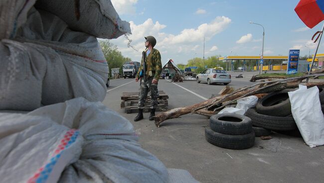 Блокпост при въезде в Луганск