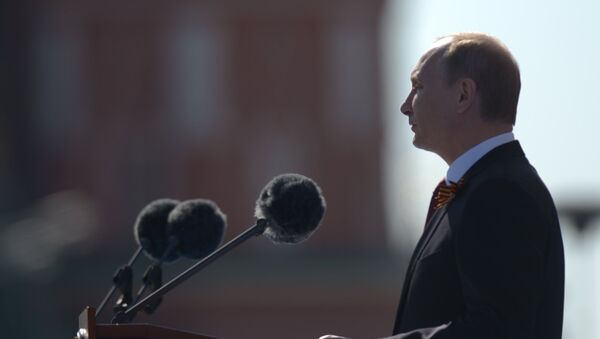 Президент РФ Владимир Путин на военном параде на Красной площади, посвященном 69-й годовщине Победы в Великой Отечественной войне