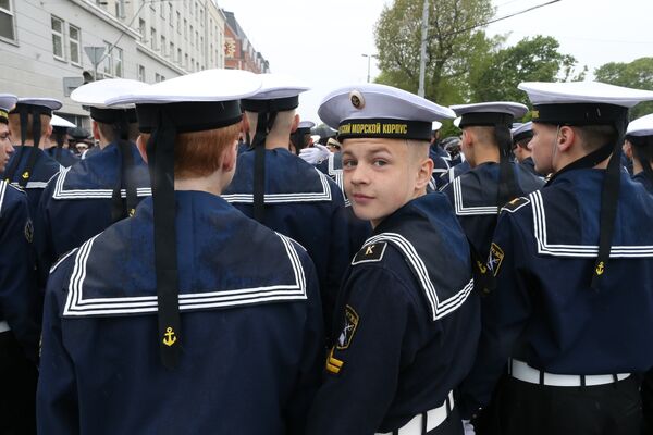 Парад на Площади Победы в Калининграде