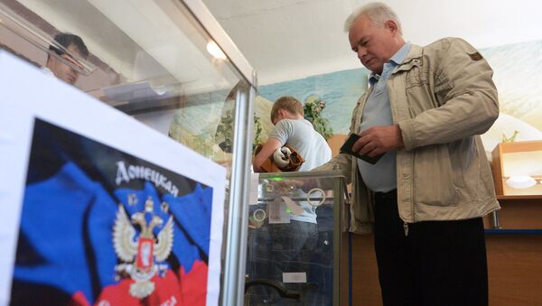 Голосование на референдуме в Донецкой и Луганской областях