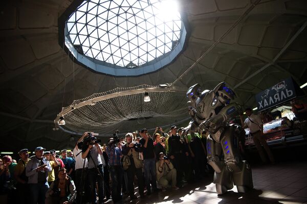 Столичные новости: Доктор рядом и робот Титан на Даниловском рынке