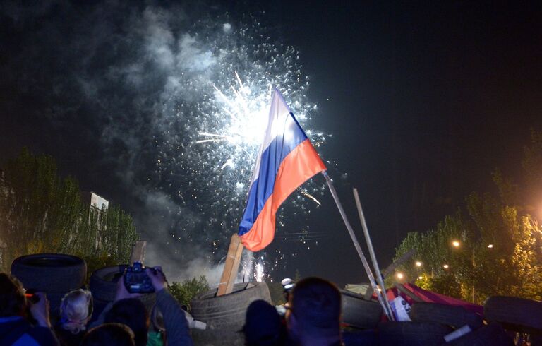 Концерт и митинг, посвященный референдуму о статусе Донецкой республики