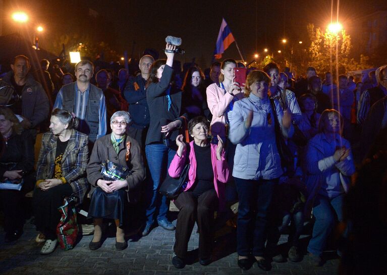 Концерт и митинг, посвященный референдуму о статусе Донецкой республики