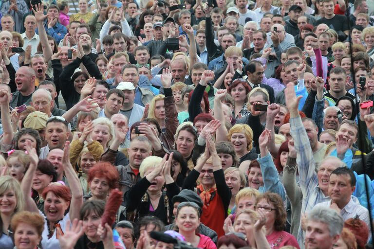 Концерт и митинг, посвященный референдуму о статусе Луганской республики