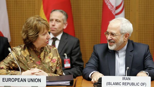Министр иностранных дел Ирана Мохаммед Зариф и Верховный представитель Европейского союза по иностранным делам и политике безопасности Кэтрин Эштон