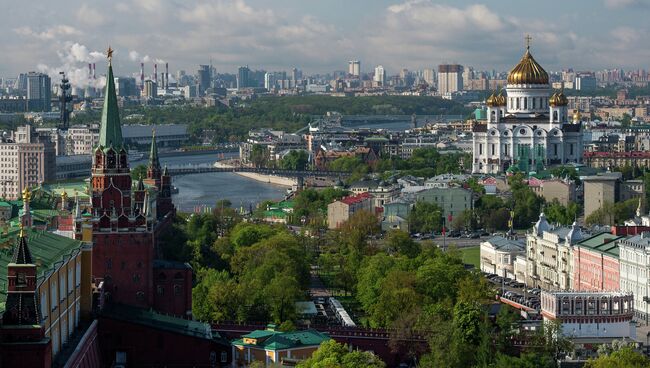 Вид на башни Московского Кремля. Архивное фото