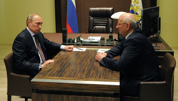 Рабочая встреча В.Путина с Ю.Бергом. Архивное фото