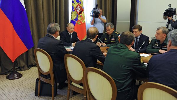 Владимир Путин провел совещание по вопросам выполнения гособоронзаказа и проблемам развития ОПК