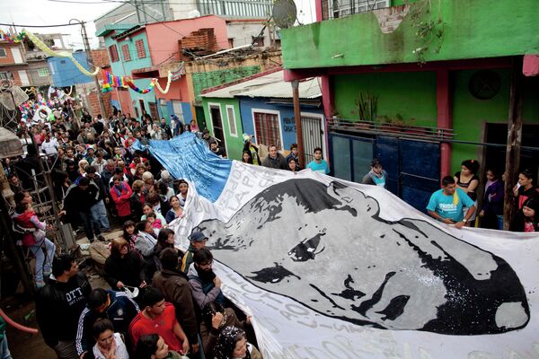 Баннер с лицом священника Carlos Mugica
