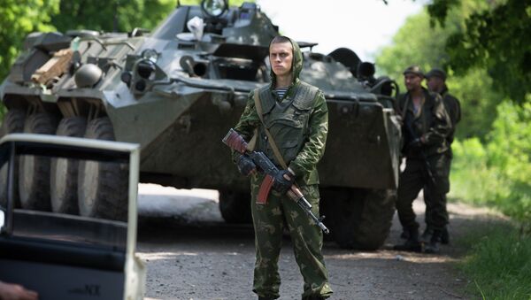 Украинские военные возле Краматорска 14 мая 2014