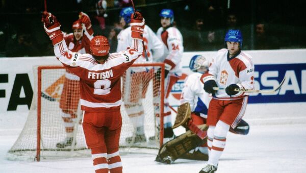 Матч сборных хоккейных команд СССР и ЧССР на чемпионате мира и Европы 1986 года. Архивное фото