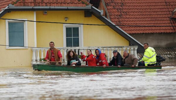 Наводнение в городе Обреновец в Сербии