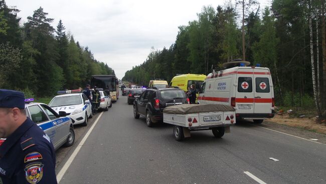 Столкновение автобуса и легковой автомашины в Пушкинском районе Подмосковья. Архивное фото