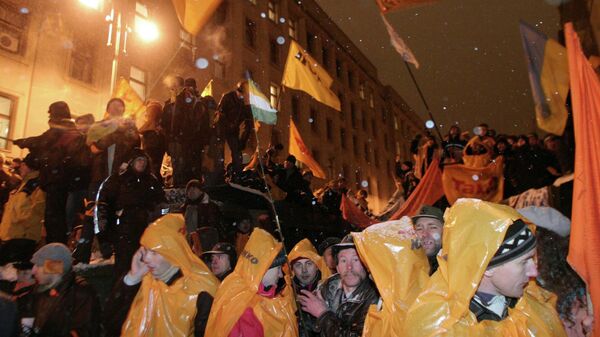Сторонники Виктора Ющенко во время Ораневой революции на Украине, архивное фото