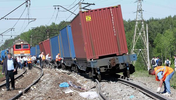 На месте столкновения поездов в Московской области. 20 мая 2014