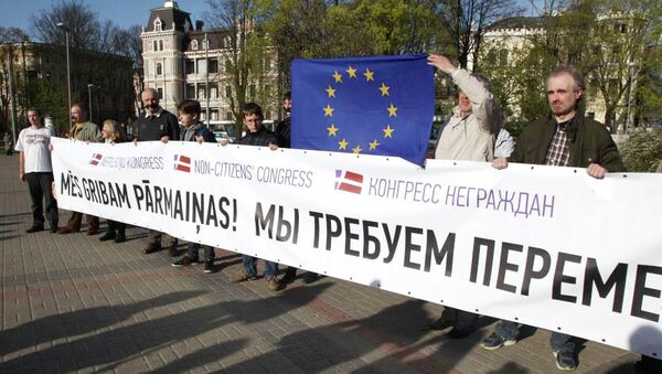 Митинг участников общественного движения Конгресс неграждан Латвийской Республики. Архивное фото