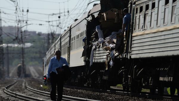 Пассажирский и грузовой поезда столкнулись в Подмосковье. Архивное фото