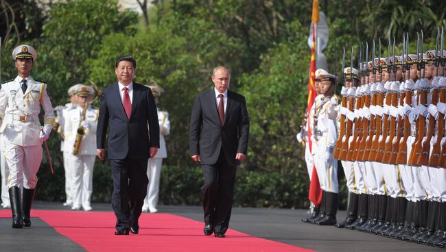 Официальный визит В.Путина в Китайскую Народную Республику. Архивное фото