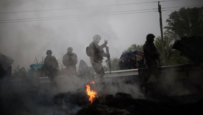 Украинские военные возле Славянска. Архивное фото