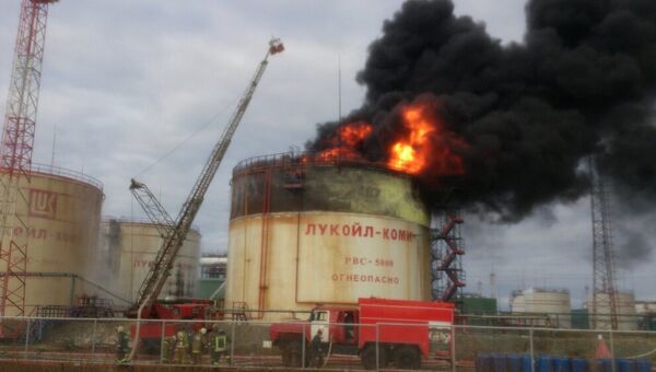 Пожар на территории ТПП Лукойл-Усинскнефтегаз в Коми