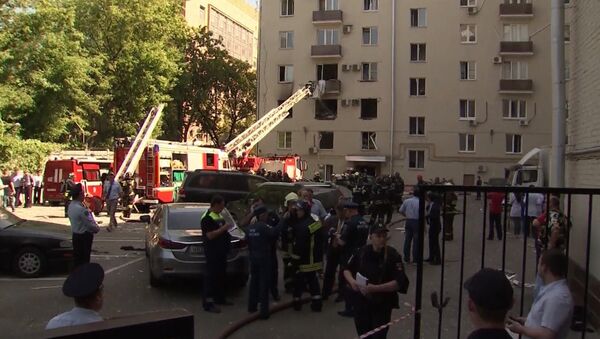 Кадры с места взрыва газа в жилом доме в Москве